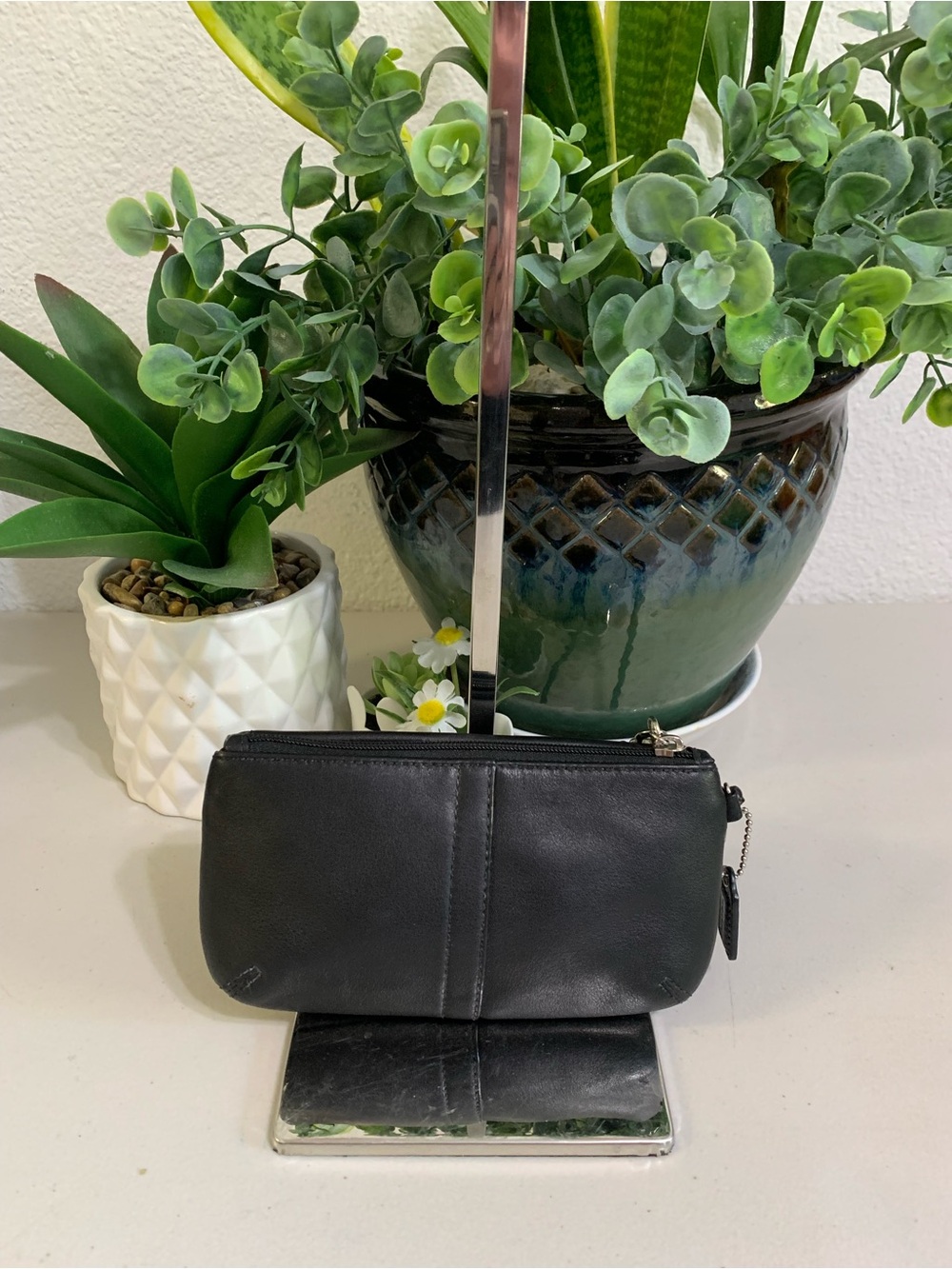 💕💕Coach Black Leather Wristlet Clutch with Buckle Accent - Picture 2 of 11